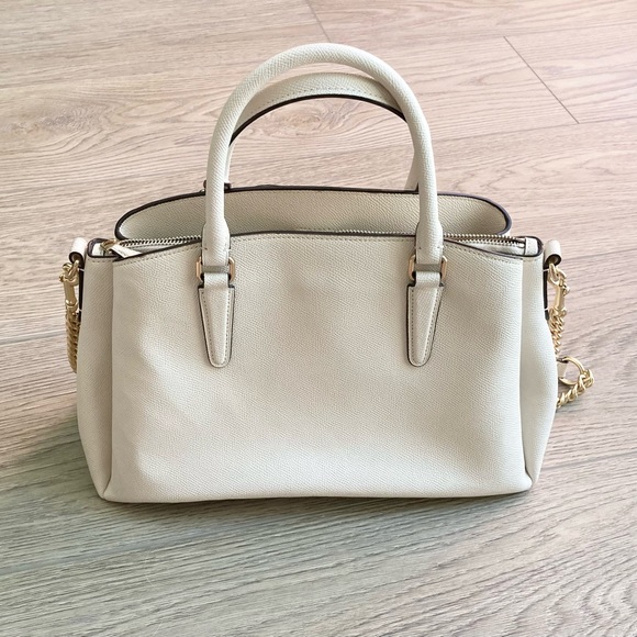 Coach - Picture 2 of 11